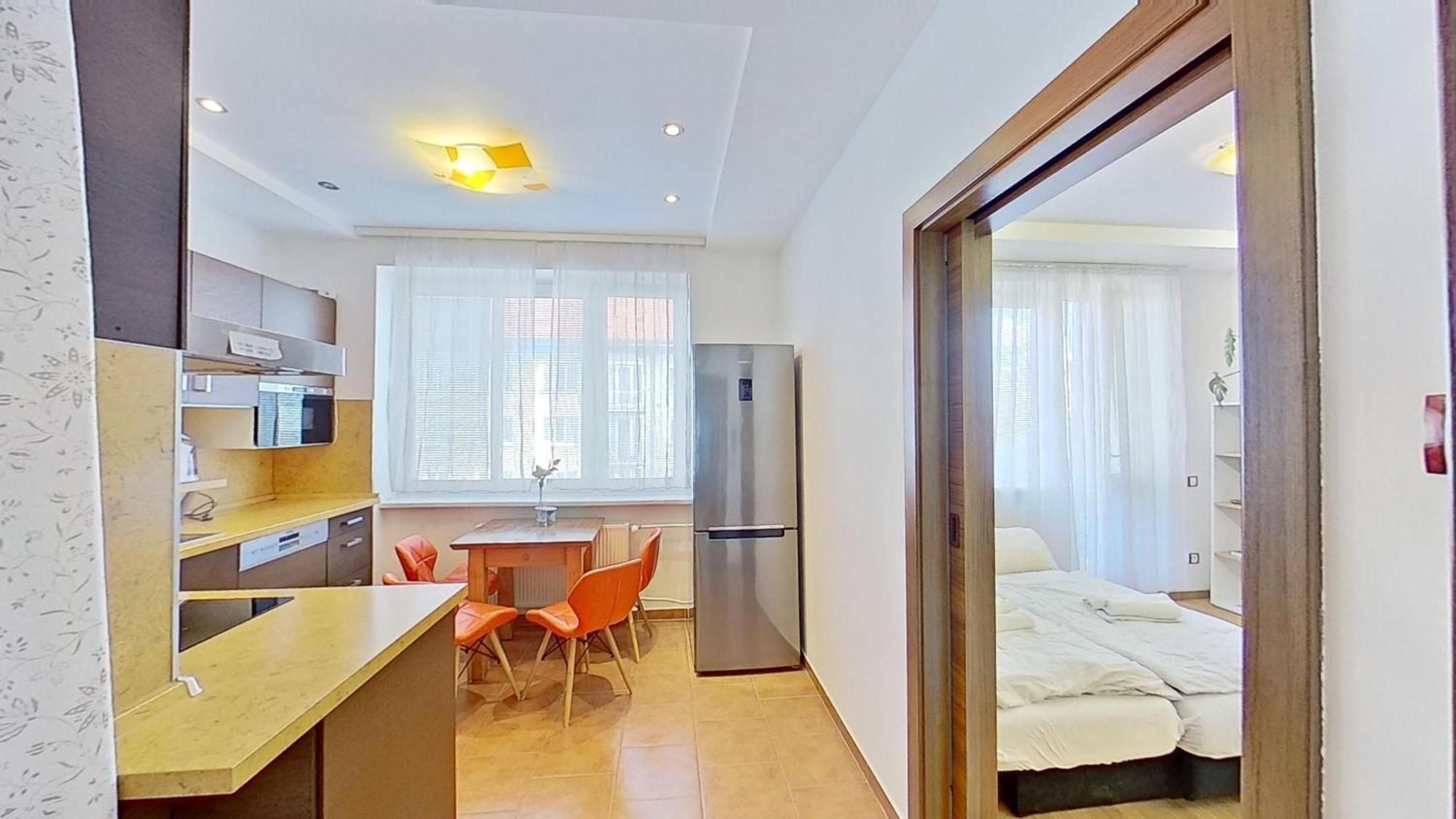 2Br Apt With Free Garage Parking, Close To The Historic Centre Pressburg Exterior foto
